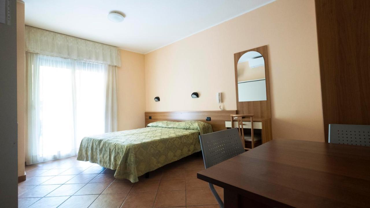Hotel Residence Mirafiori 로아노 외부 사진