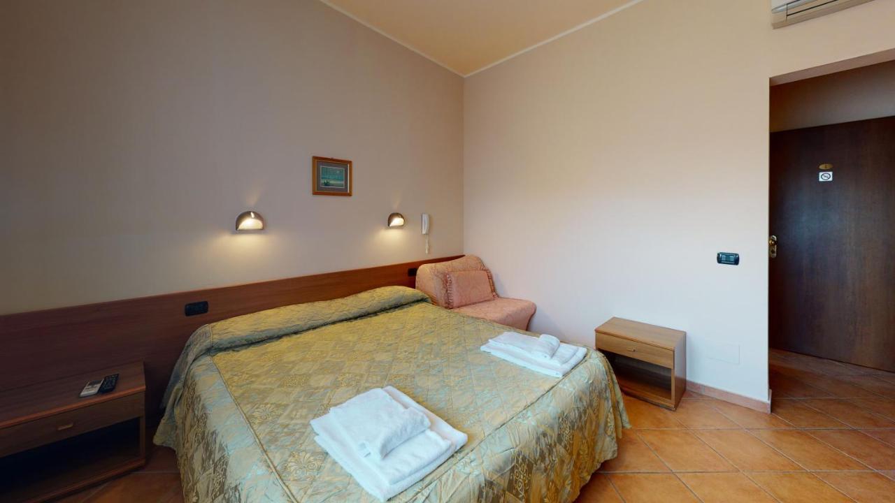 Hotel Residence Mirafiori 로아노 외부 사진